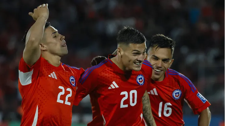 Beausejour cuenta que Cepeda y Aravena serán mediocampistas y no delanteros en un 4-3-3