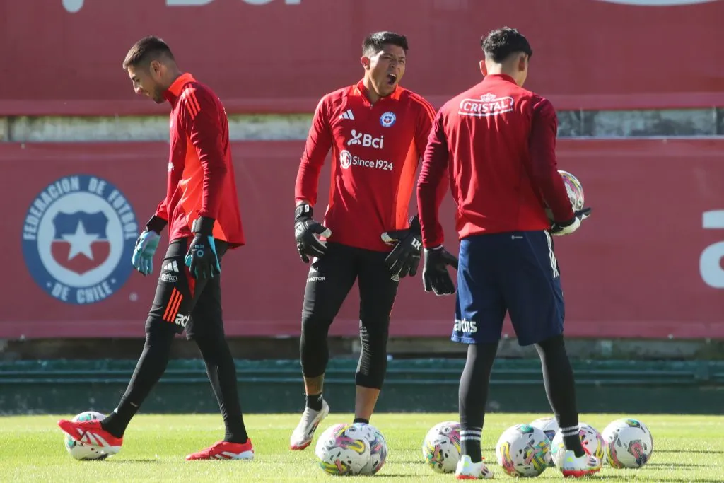 Cortés, Vigouroux y Castellón, los goleros que llamó Gareca para esta pasada.  (Jonnathan Oyarzun/Photosport).