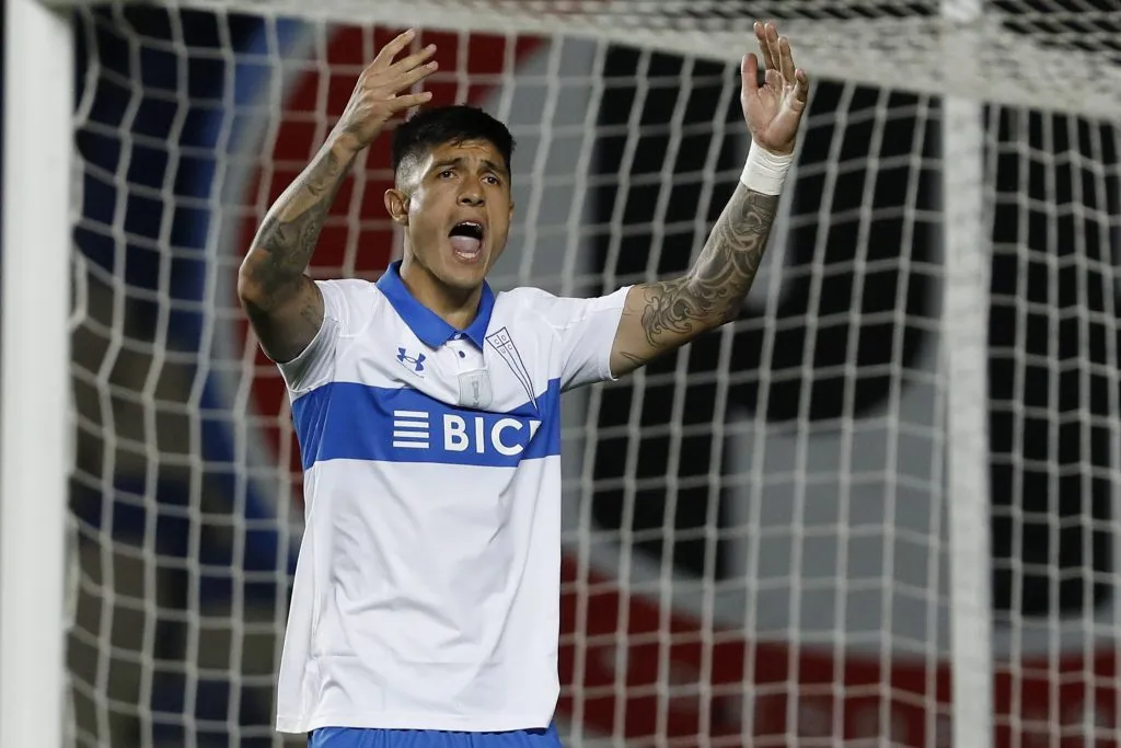 Valber Huerta aún no podrá jugar en Católica según indicó Tiago Nunes