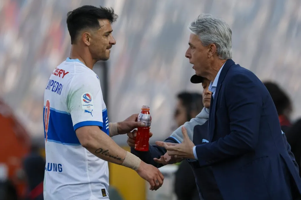 Fernando Zampedri y Tiago Nunes en la Católica. (Andrés Piña/Photosport).