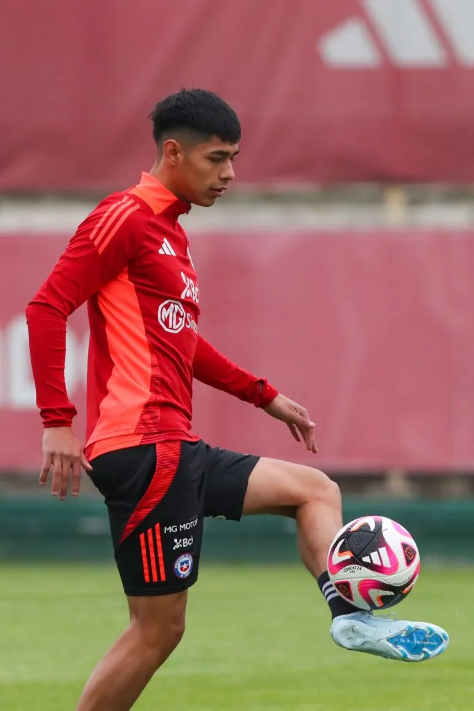Darío Osorio fue el último en llegar a la selección chilena y Ricardo Gareca lo dejó afuera de la formación ante Paraguay. Foto: Photosport.
