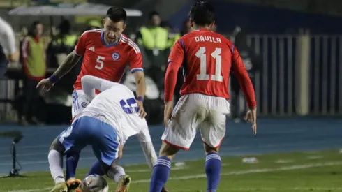 Matías Zaldivia jugando por la selección chilena.