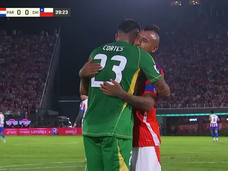 Héroe: tapadón de Brayan Cortés y la felicitación de Vidal