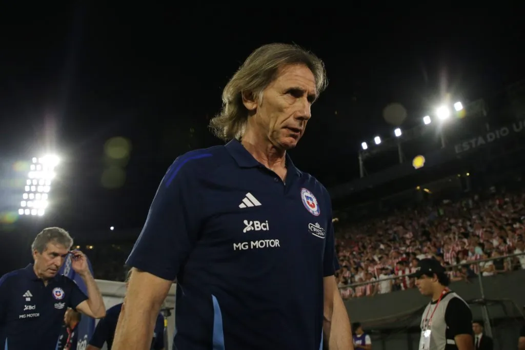 A Gareca se le pasó el trasatlántico con las jugadas paraguayas