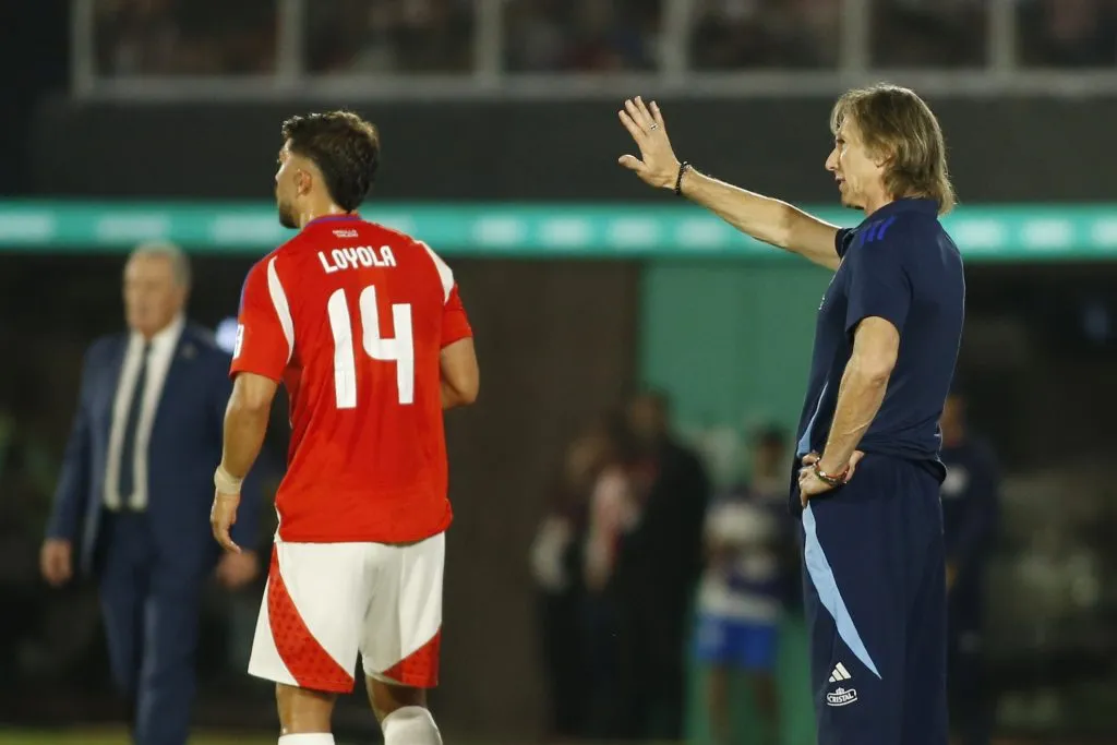 “Basta de hacer sufrir a los chilenos”, le piden a Ricardo Gareca | Photosport