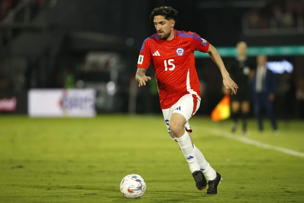 Diego Valdés tuvo otra jornada para el olvido y sigue sin demostrar en Chile. Foto: Photosport.