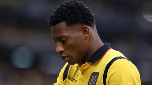 Gonzalo Plata de Ecuador durante el partido de clasificación para el Mundial 2026 contra Venezuela.