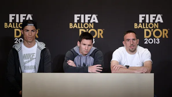 Franck Ribéry no pudo romper con la hegemonía de Cristiano Ronaldo y Lionel Messi en esos años. | Foto: Getty Images.