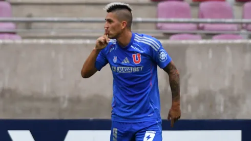 Fernández festeja tras triunfo completo con la U.