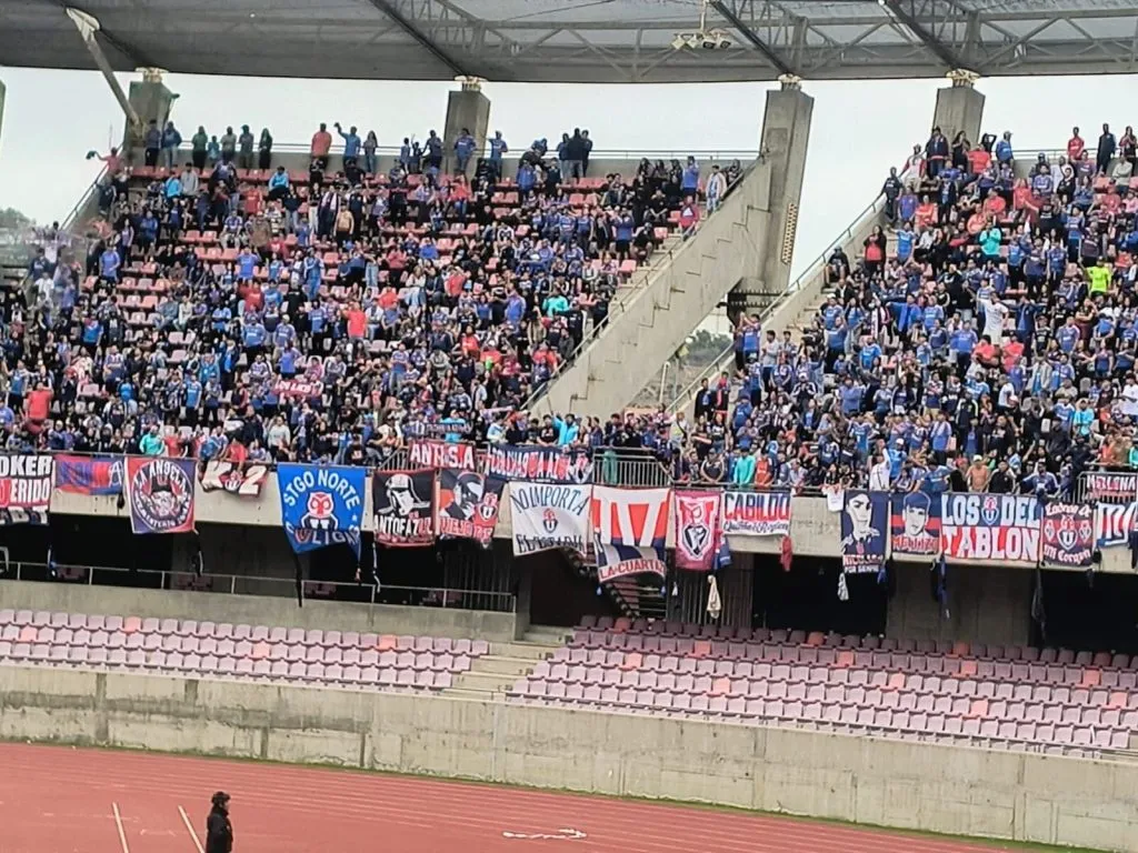 Los hinchas de la U recibirán 2.500 entradas en Argentina.