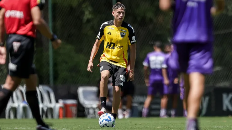 Iván Román jugó su primer partido con Atlético Mineiro.
