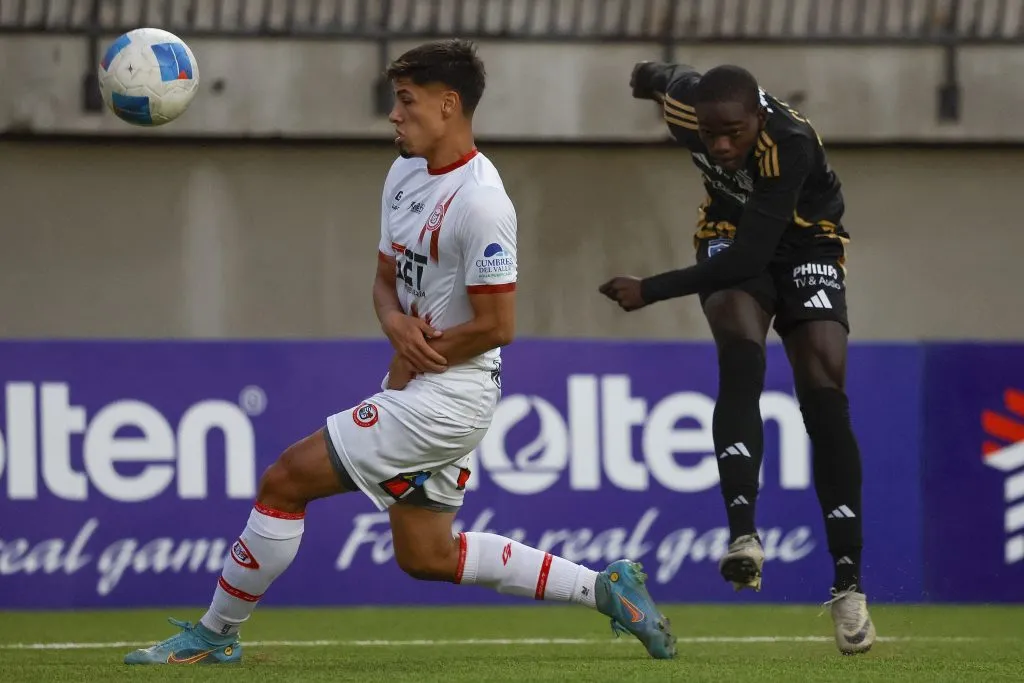 Manley Clerveaux tuvo una gran jugada de peligro para Colo Colo. Foto: Andres Pina/Photosport