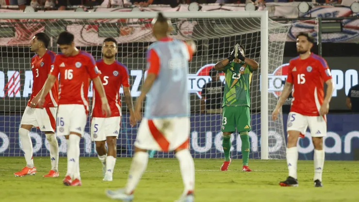 Un cuestionado jugador de la selección chilena rompe el silencio en medio de las críticas.