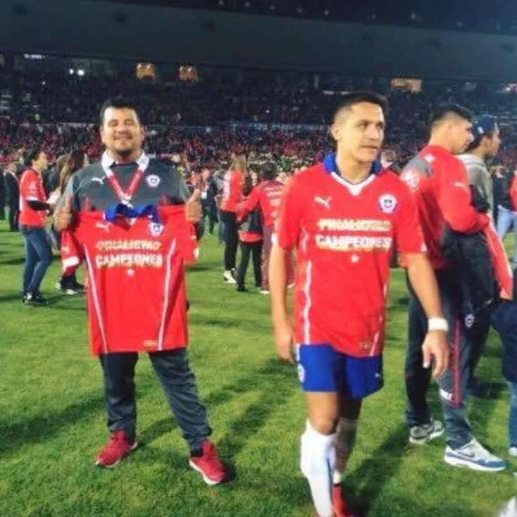Ricardo García junto a Alexis Sánchez tras la final de la Copa América 2015.