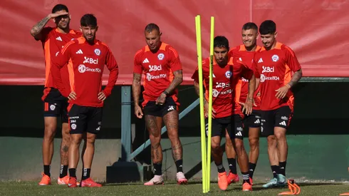 Charles Aránguiz tiene con alarma a U de Chile.