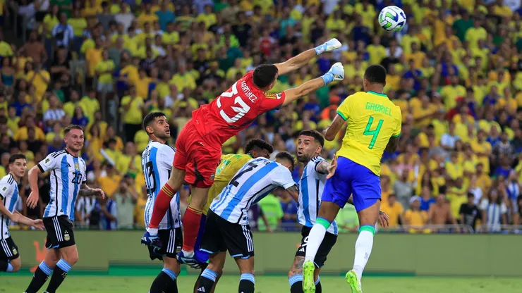 Argentina y Brasil juegan un partidazo.