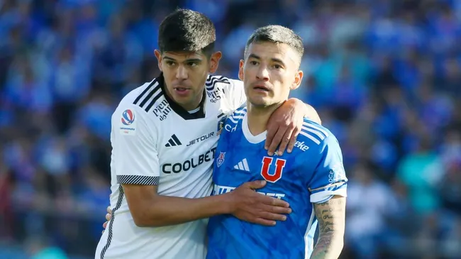 Colo Colo y la U tienen que ponerse al día con sus duelos pendientes, a los que la ANFP les busca un insólito lugar. Foto: Photosport.