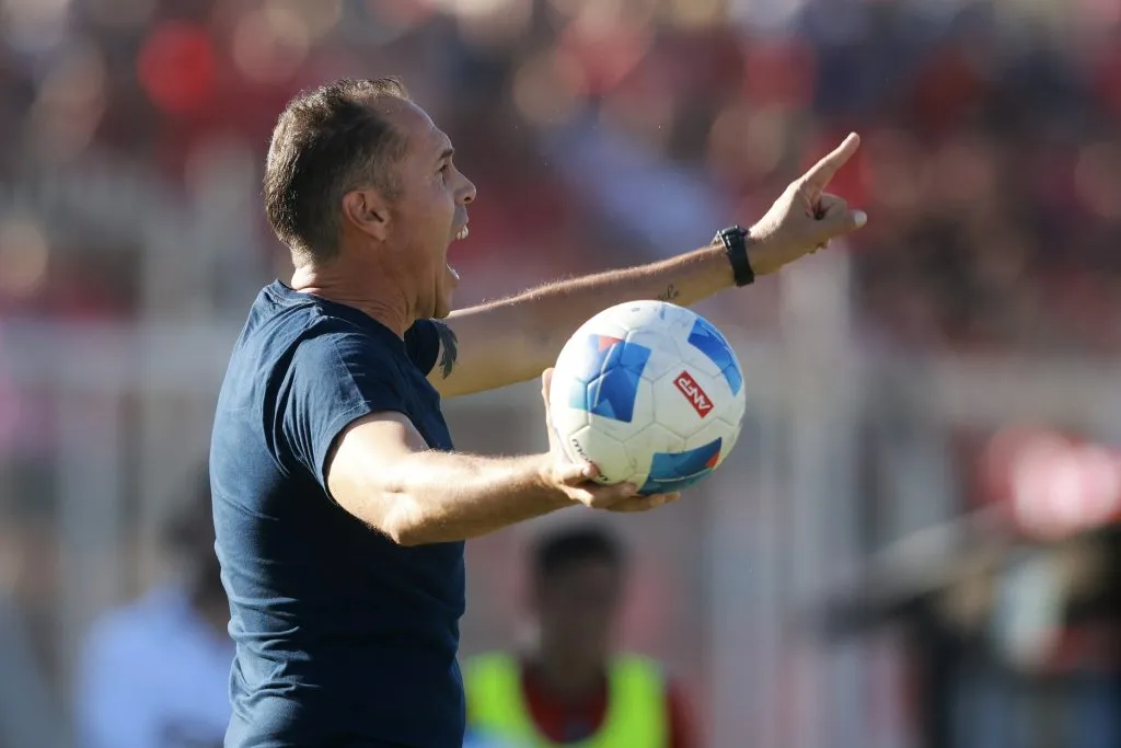 Lucas Bovaglio quedó molesto con la actuación de su equipo. (Felipe Zanca/Photosport).