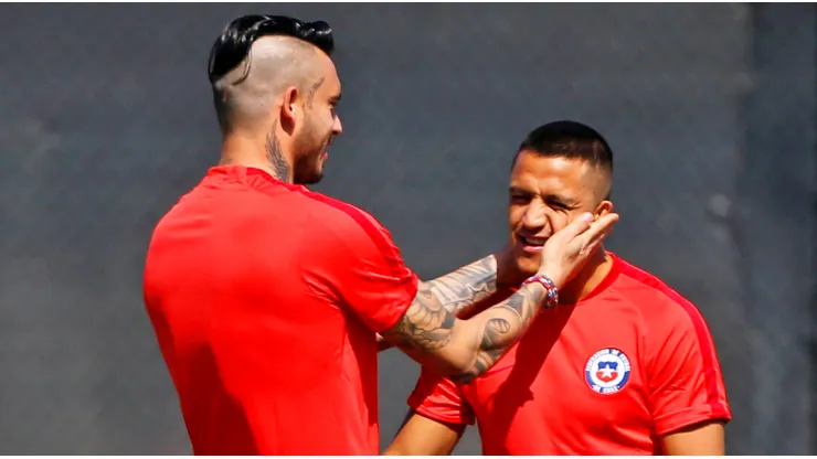 Pinilla salió en defensa de Alexis Sánchez.