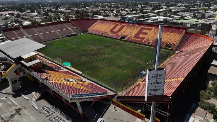 El Estadio Santa Laura, uno de los que está cerrado para el fútbol chileno.