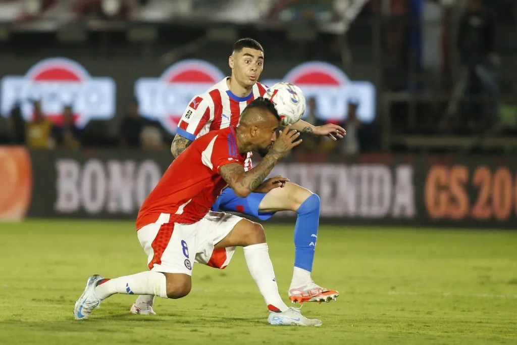 Arturo Vidal tendrá dura pelea ante Ecuador para tapar a su gran figura. Foto: Angelo Saavedra/Photosport