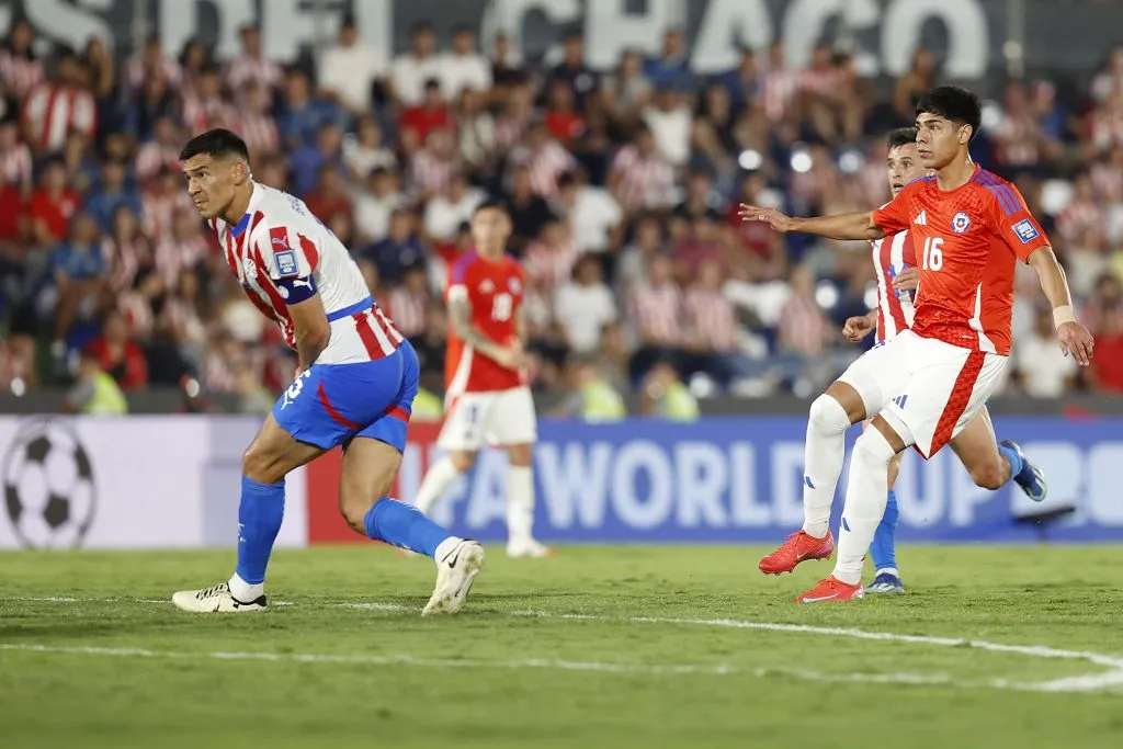 Darío Osorio se creo una de las pocas jugadas de peligro de la Roja en Paraguay. Foto: Carlos Parra / FFCh.