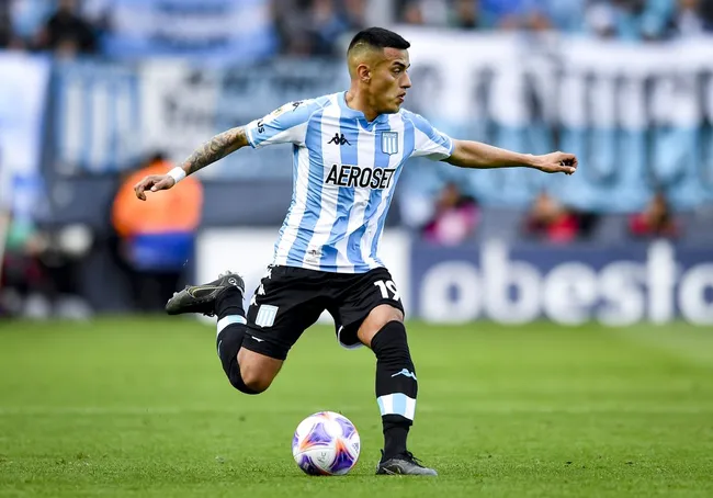 Leonel Miranda en Racing Club. Hoy milita en Banfield de Argentina. (Marcelo Endelli/Getty Images).