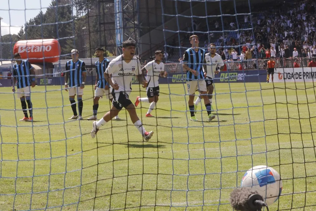 Claudio Aquino anotó de penal ante Huachipato en Talcahuano. (Foto: Marco Vasquez/Photosport).