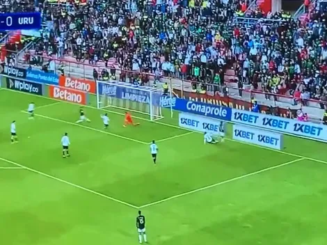 Bolivia se pierde un gol solo sin arquero que le da vida a Chile