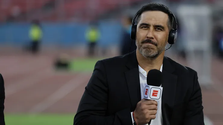Claudio Bravo debutó in situ como comentarista de la selección chilena en ESPN. Aunque no tuvo en la transmisión del partido.