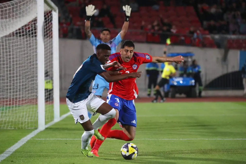 Pellegrini está convencido que el futbolista chileno tiene buena materia prima