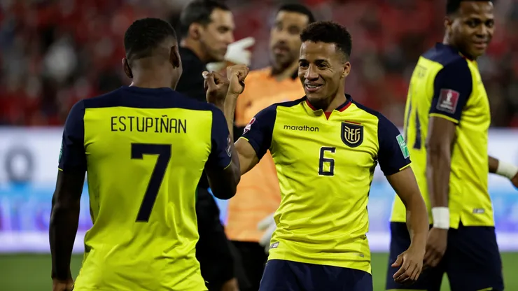 Byron Castillo reaparece para burlarse de Chile en redes sociales.