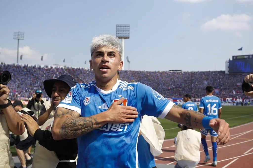 Maxi Guerrero celebra el gol que le anotó a Everton. (Felipe Zanca/Photosport).