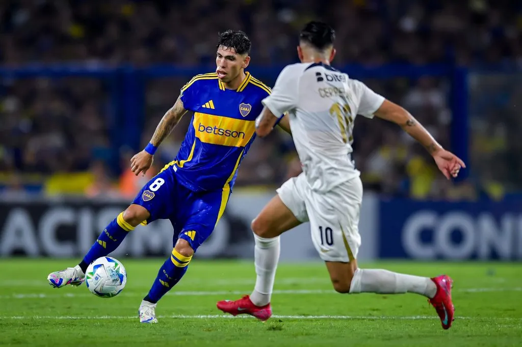 Carlos Palacios ante Alianza Lima en la Copa Libertadores. (Marcelo Endelli/Getty Images).