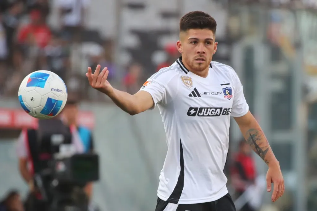 Víctor Felipe Méndez no rinde en Colo Colo. Foto: Jonnathan Oyarzun/Photosport