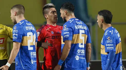 César Vaccia le pide menos revoluciones a Leandro Fernández.