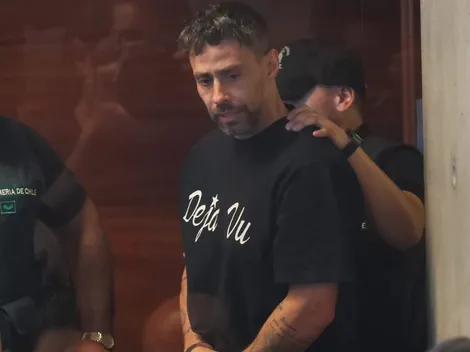 Jorge Valdivia reaparece en público junto a dos exjugadores de la Roja