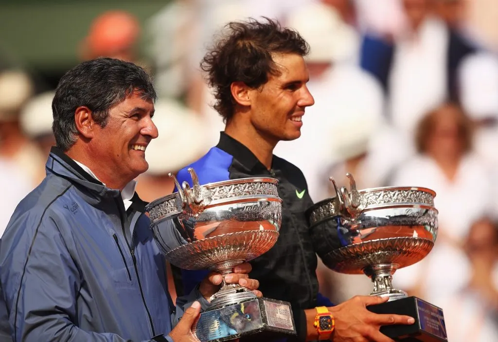 Rafael Nadal celebra la victoria junto a su entrenador Toni Nadal tras el Roland Garros 2017 (Getty Images).