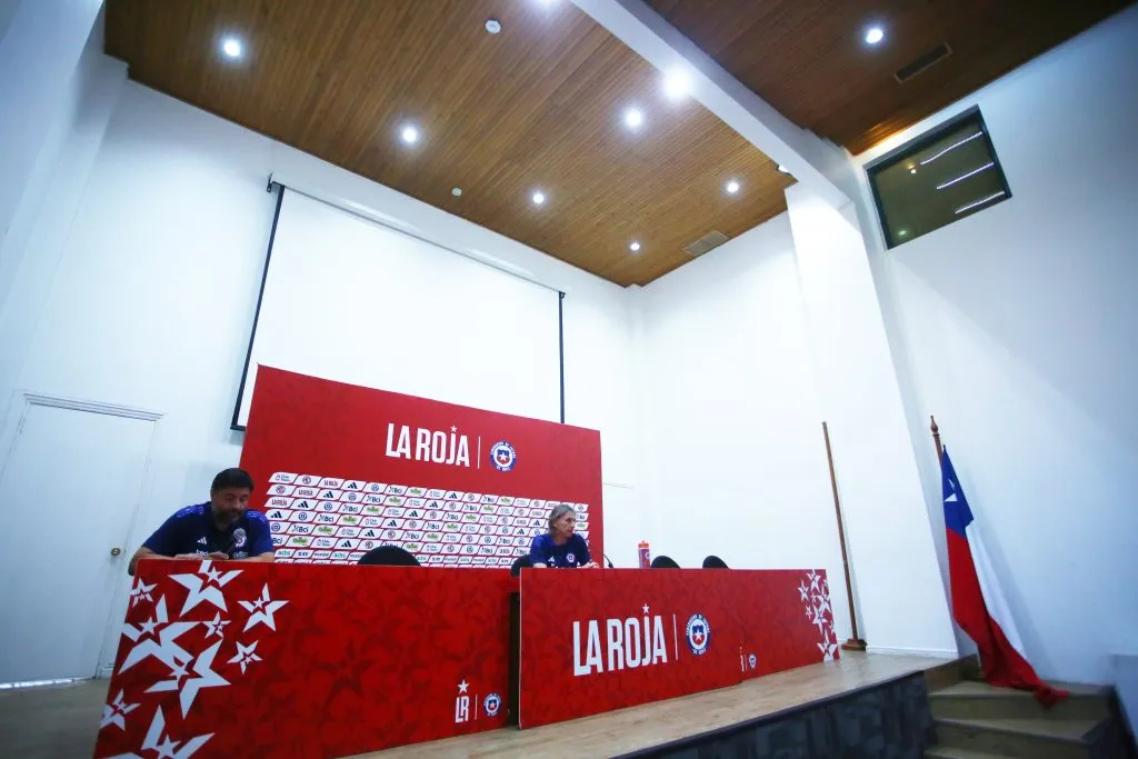 La banca de la selección chilena quedará vacía después de este viernes, aunque todo depende de la reunión de la ANFP con Ricardo Gareca. Foto: Jonnathan Oyarzun/Photosport.