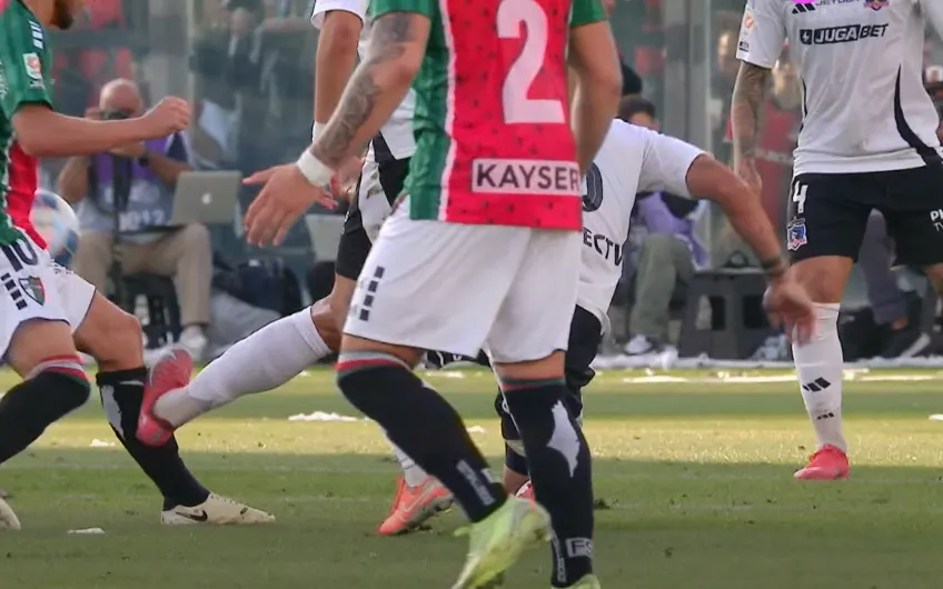 El planchazo de Seba Vegas y que no fue roja