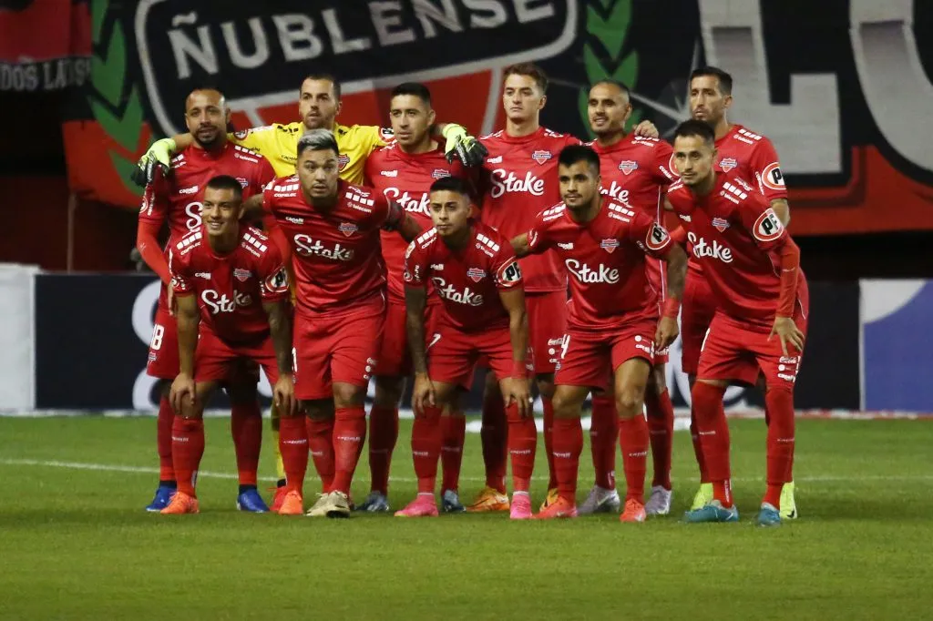 Arriba de izq a der: Bernardo Cerezo, Nicola Pérez, Osvaldo Bosso, Franco Calderón, Federico Mateos y Gonzalo Sosa. Abajo de izq a der: Esteban Valencia, Lorenzo Reyes, Bayron Oyarzo, Rafael Caroca y Pedro Sánchez. (Mauricio Ulloa/Photosport).