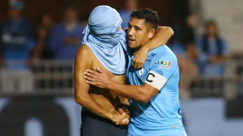 Hans Salinas fue uno de los que dio cara a los hinchas en la invasión que suspendió el duelo ante Unión Española.