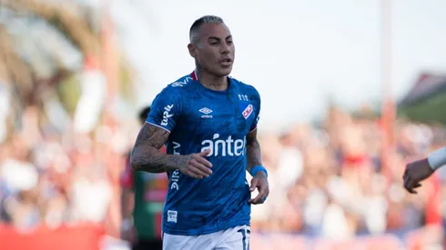 Edu Vargas todavía no puede brillar en Uruguay.