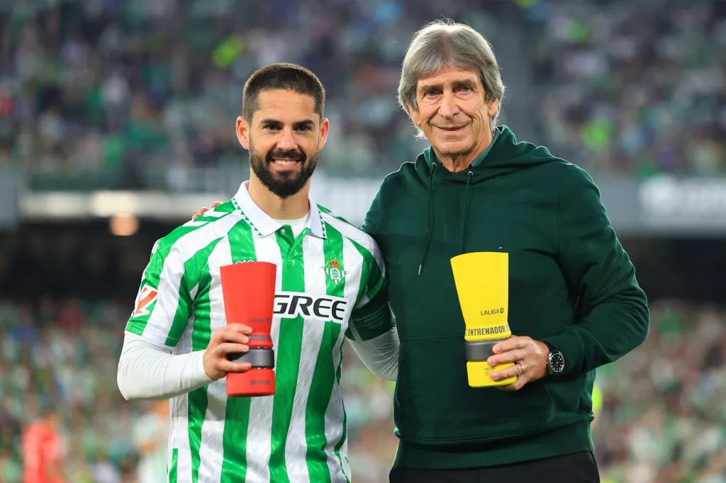 Pellegrini e Isco celebran el triunfo del Real Betis contra Sevilla.