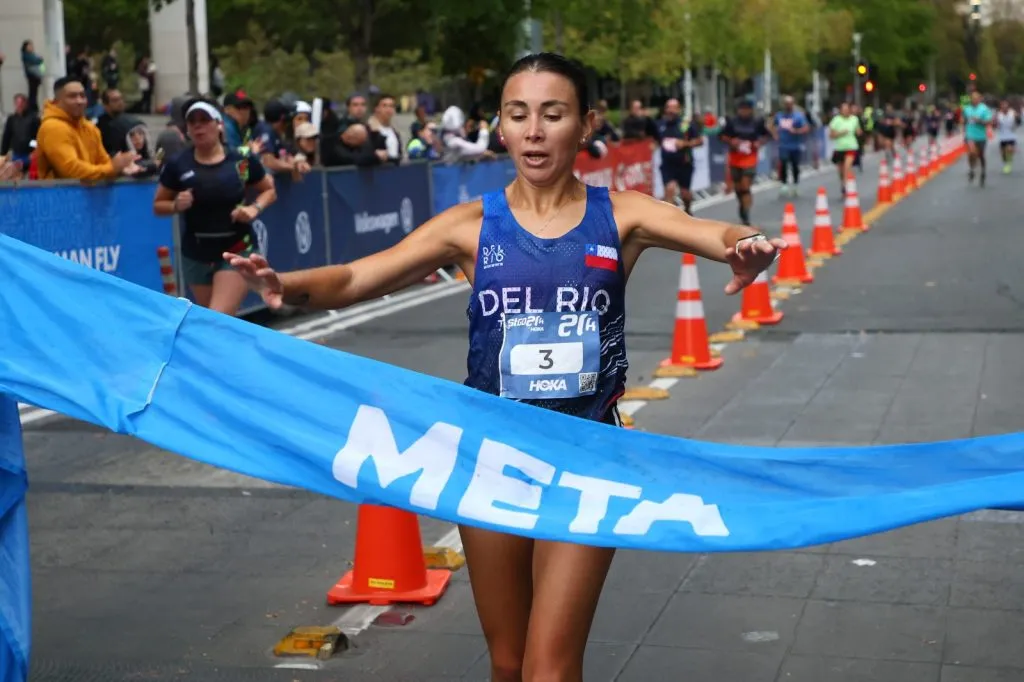 Santiago tuvo una fiesta del running con Paulina Saavedra como ganadora @focorace_