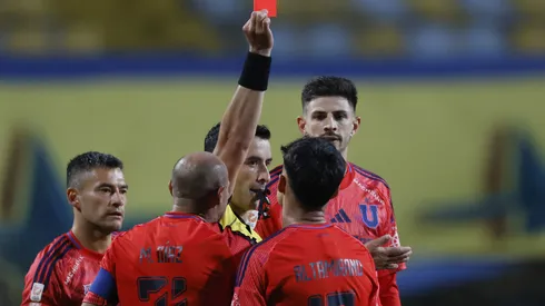 Leandro Fernández resignado por la polémica expulsión a Altamirano en la U.