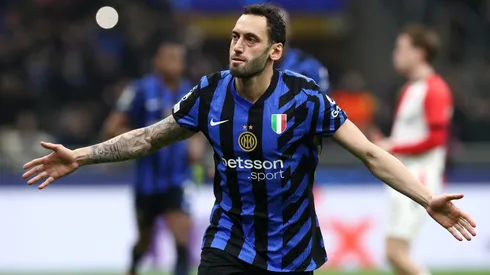Hakan Çalhanoğlu, dueño de la mitad de la cancha de Inter de Milan.