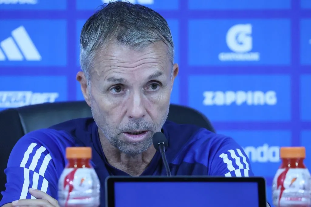 Gustavo Álvarez recordó a su padre hincha de Independiente. Foto: Dragomir Yankovic/Photosport