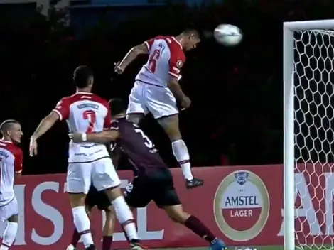 Un salto tremendo y un penal deciden el inicio del grupo de U de Chile