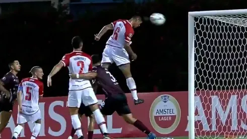 Estudiantes de La Plata abrió el Grupo A con una victoria como visitante.